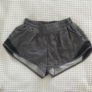 Lululemon hotty hot low rise short 2.5 in